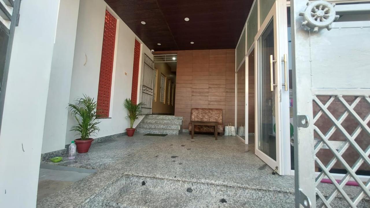 Mor Hotel Ruby House Puri Exterior photo